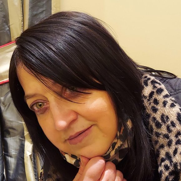 Meet your Posher, Cathy - Picture 2 of 4